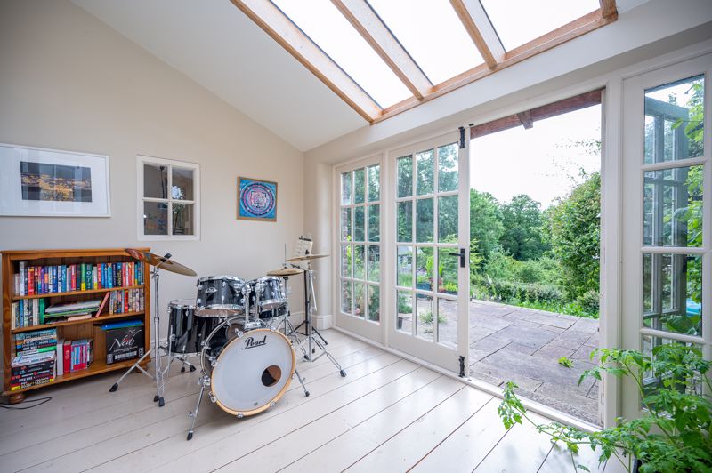 Sun Room- click for photo gallery